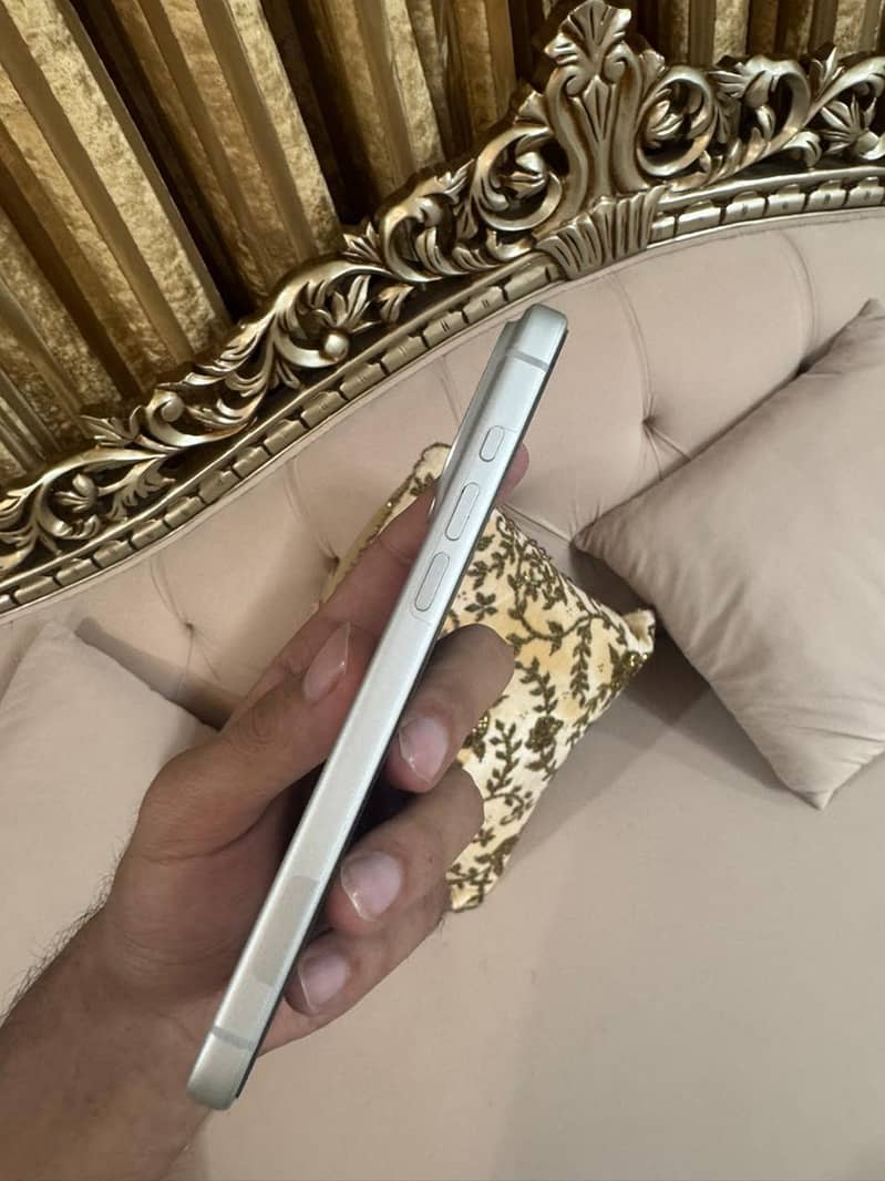 Apple iPhone 17 Pro Max 3