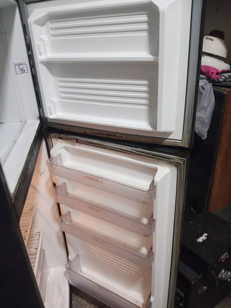 Dawlance Farig good condition 3