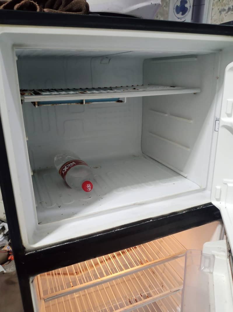 Dawlance Farig good condition 4