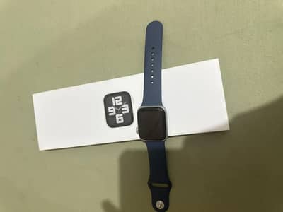 Apple watch se 2nd generation (GPS + Cellular)