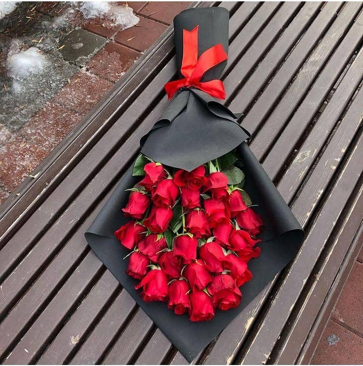 فریش فلاورز کا خوبصورت گلدستہ میڈیم سائز 2