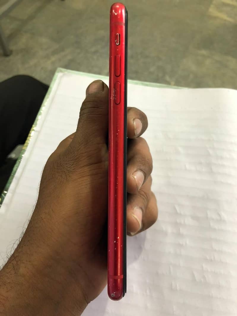 Apple iPhone 11 3