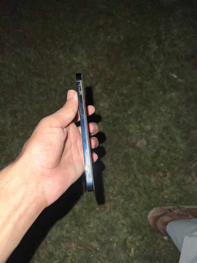 Apple iPhone 12 2