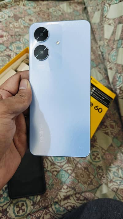 Realme Note 60
