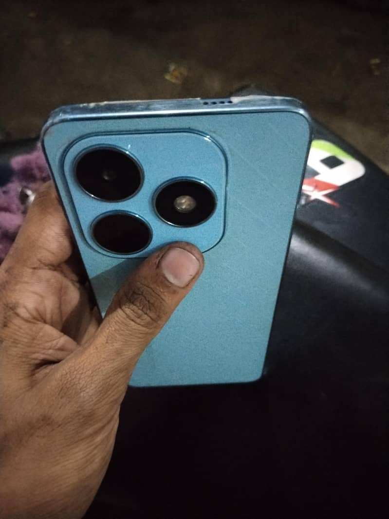 Tecno Spark 20 0