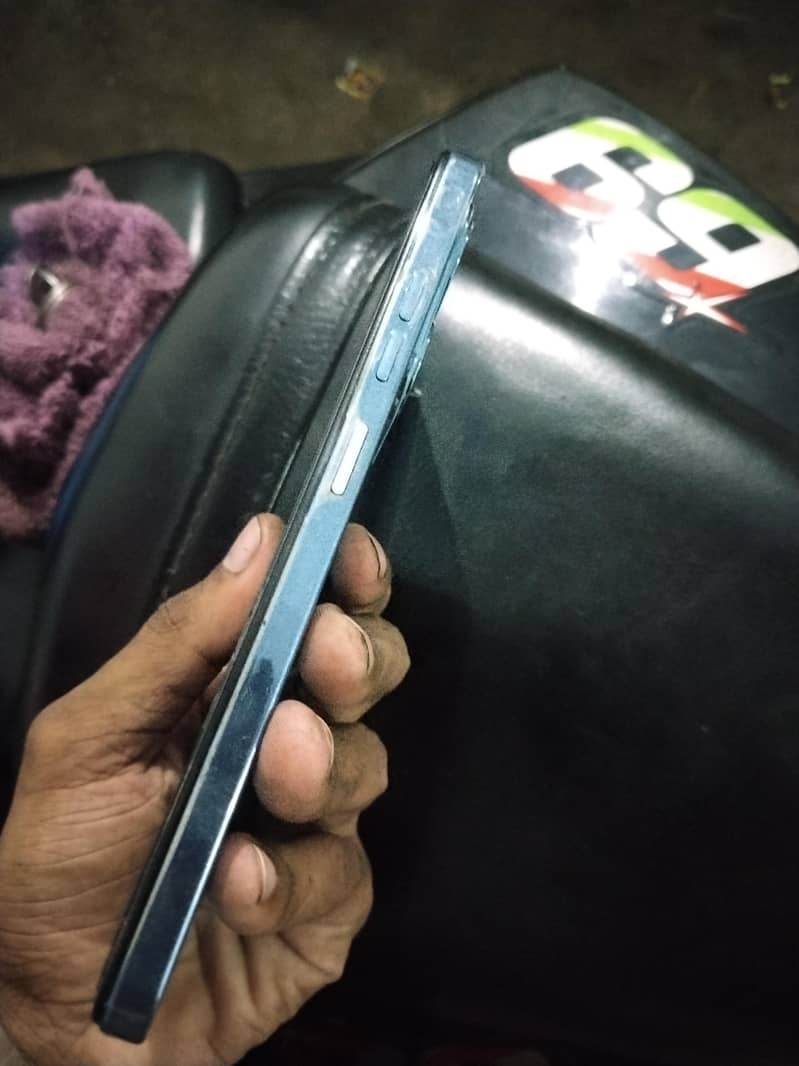 Tecno Spark 20 4