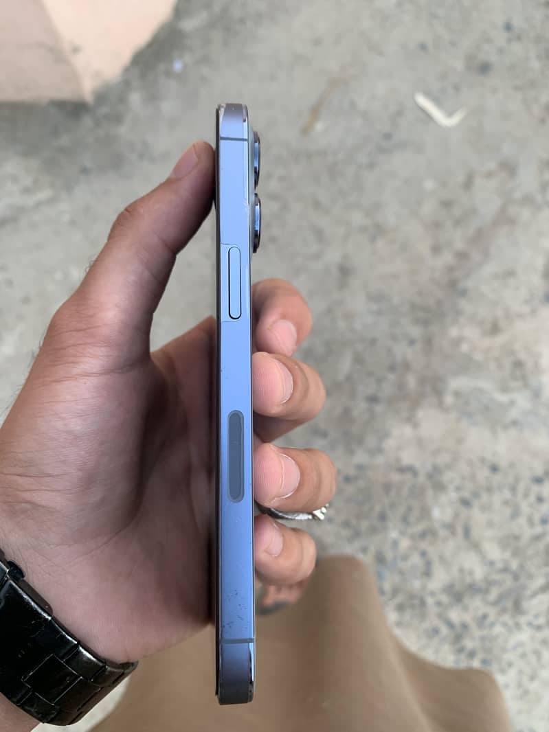 Apple iPhone 13 Pro 3