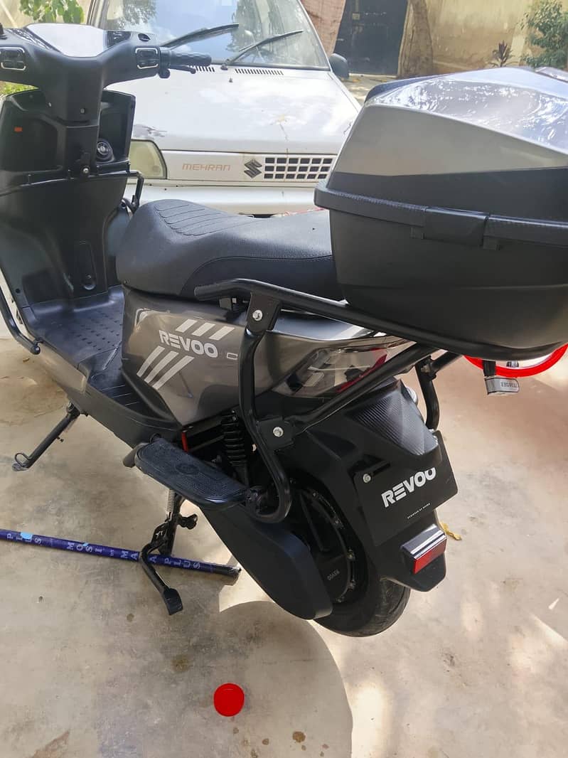Revoo C32 4