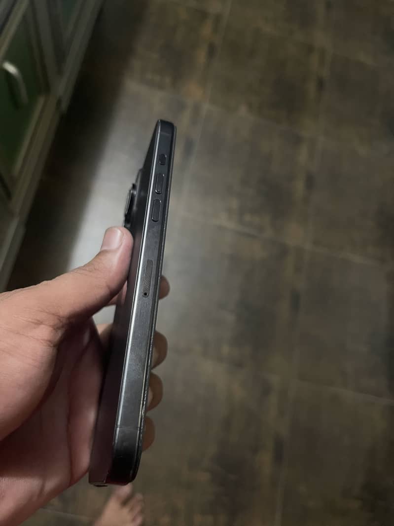 Apple iPhone 15 Pro Max 2