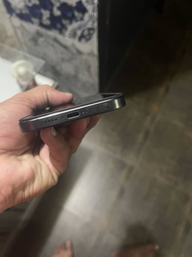 Apple iPhone 15 Pro Max 3