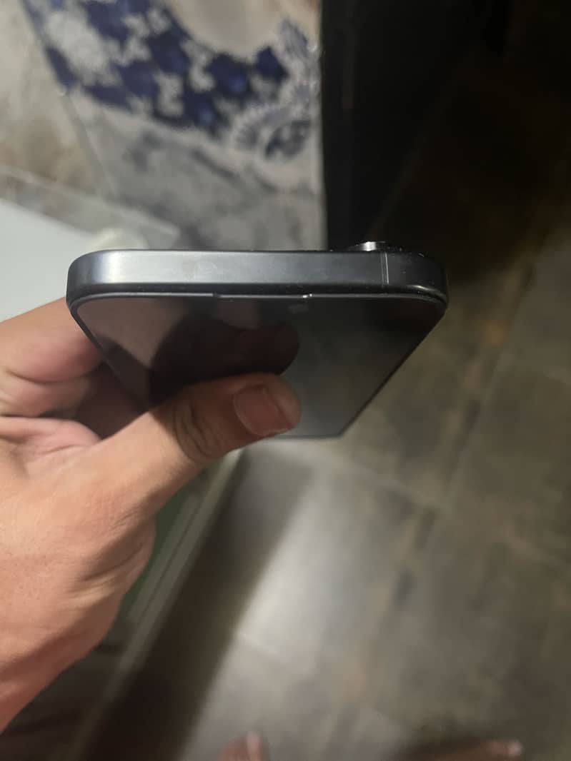 Apple iPhone 15 Pro Max 5