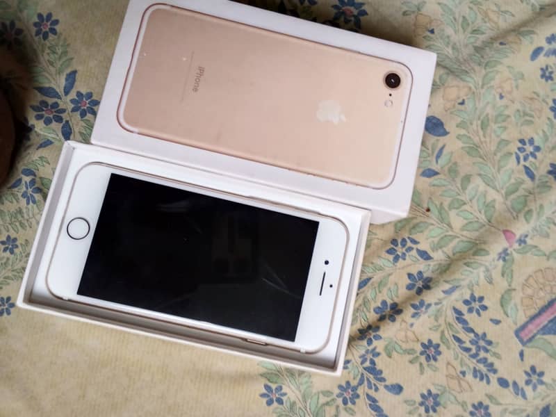 Apple iPhone 7 4