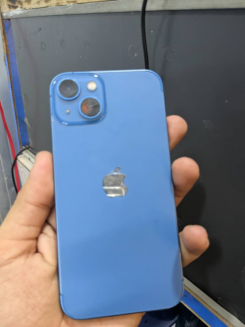 Apple iPhone 13 0