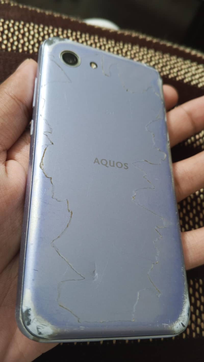 Sharp Aquos  R2 1