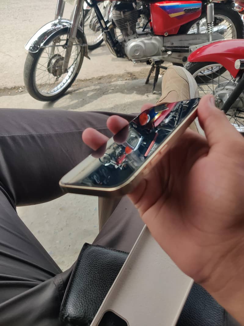Apple iPhone 12 Pro 0