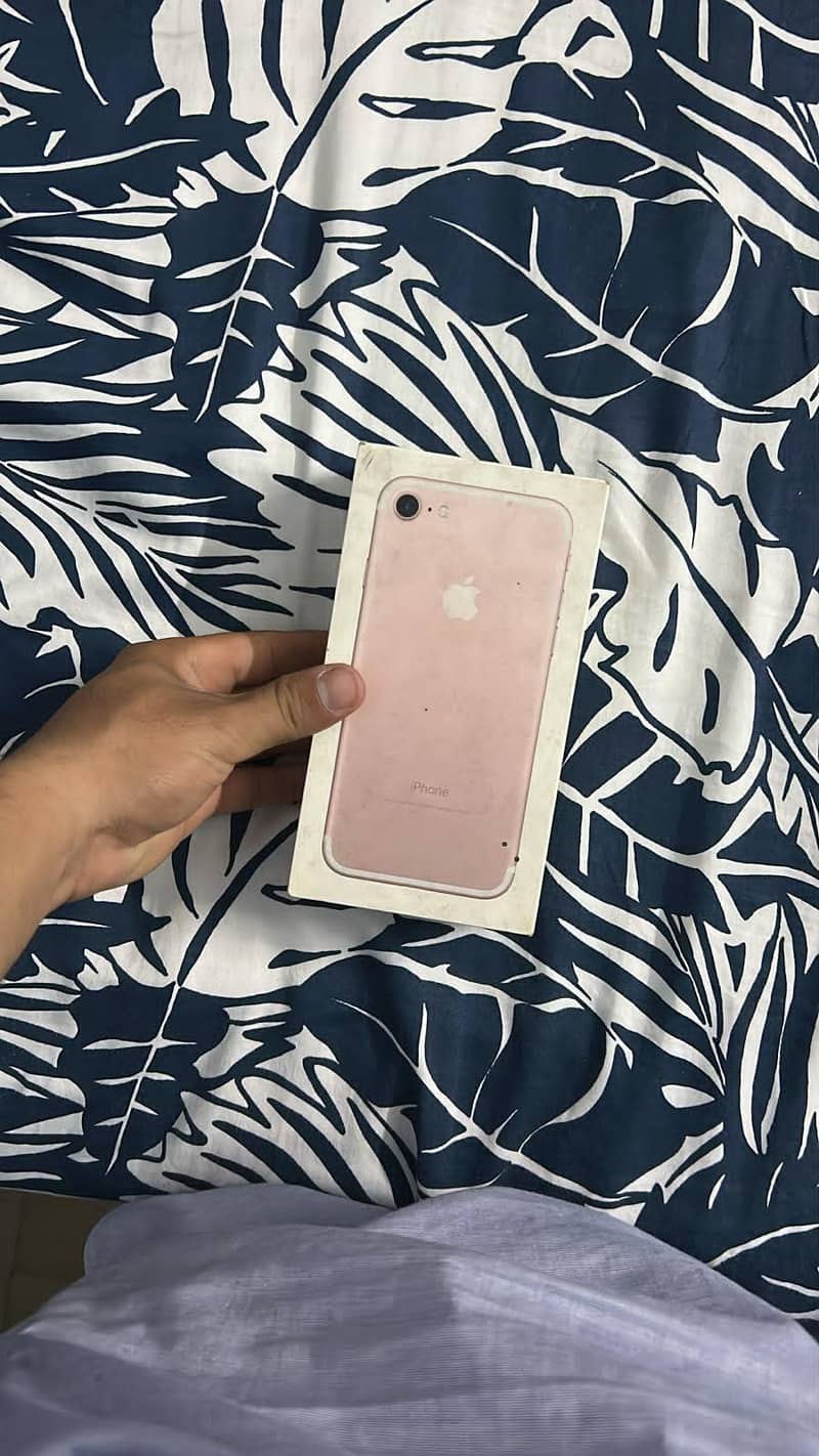 Apple iPhone 7 3