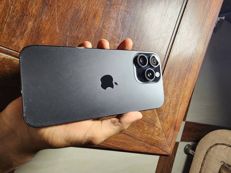 Apple iPhone 16 Pro Max 5