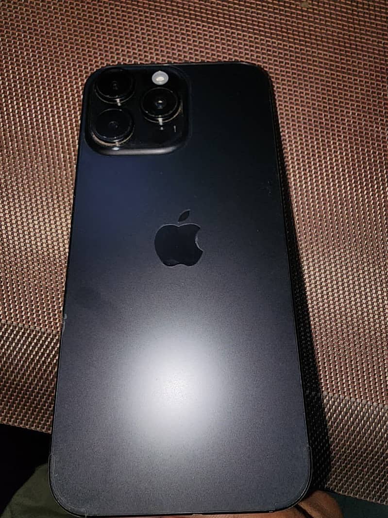 Apple iPhone 16 Pro Max 10