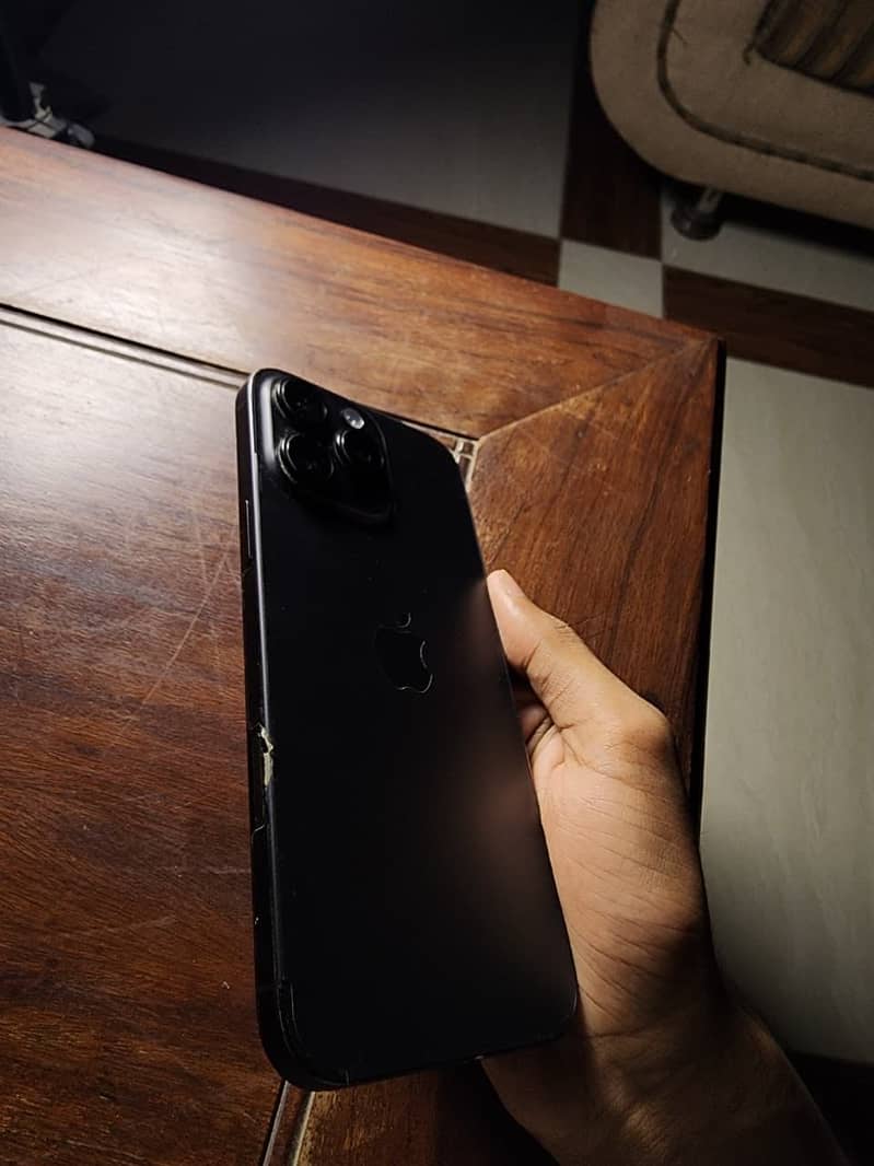 Apple iPhone 16 Pro Max 11