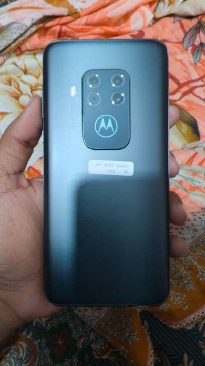 Motorola One Zoom