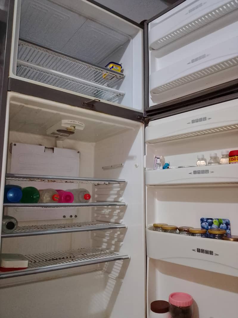 refrigerator 0