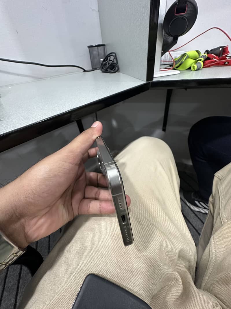 Apple iPhone 15 Pro Max 3