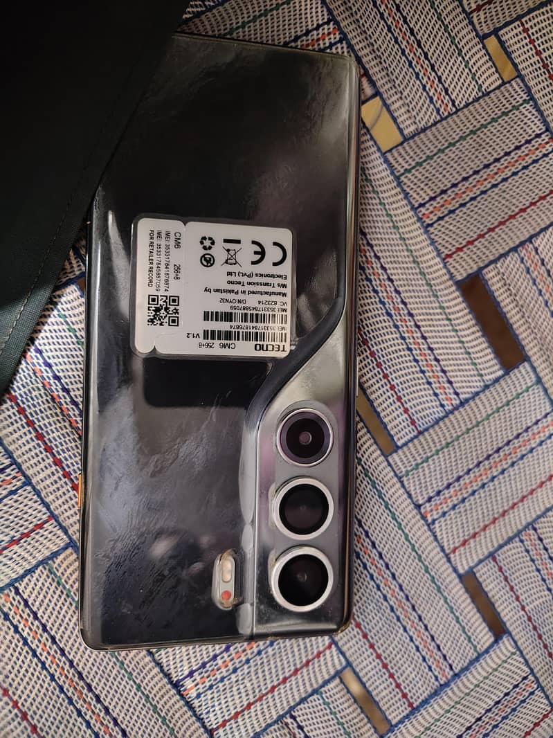 Tecno CAMON 40 Pro 0