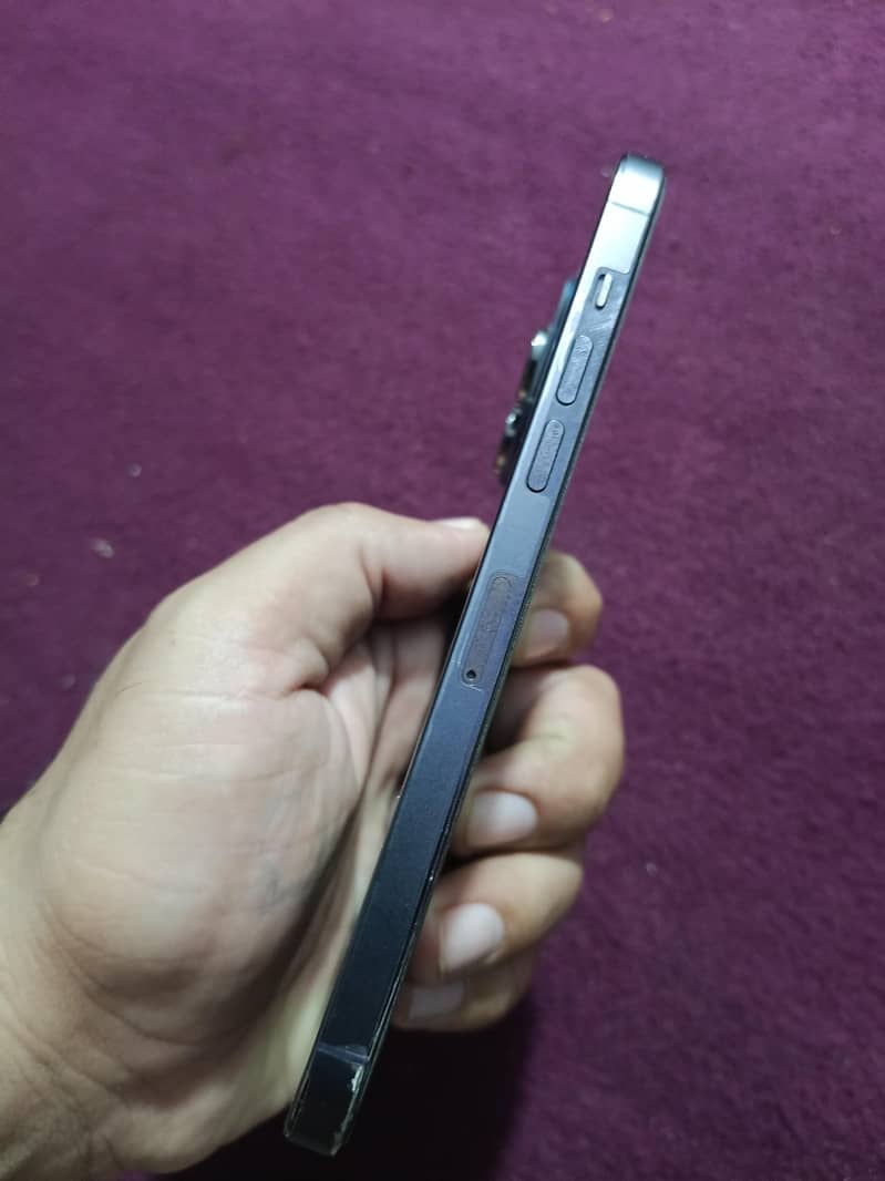 Apple iPhone 14 Pro Max 1