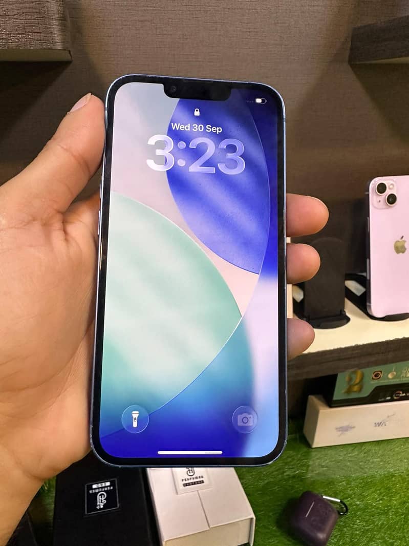 Apple iPhone 13 4