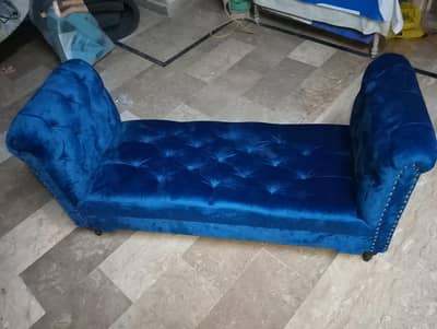 Luxury Blue Velvet Chesterfield Puffy Sofa | 2-Seater
