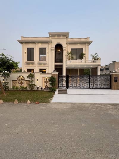 1Kanal barnad new house available for rent in bahria Town phase 7
