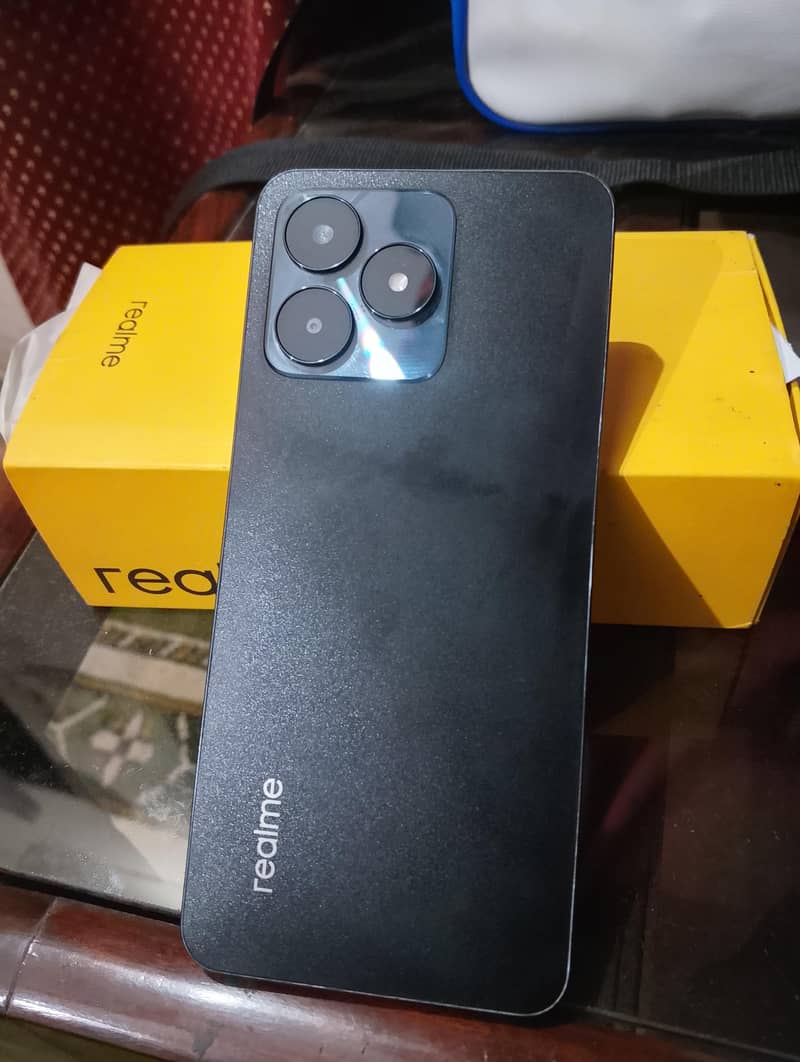 Realme C53 0