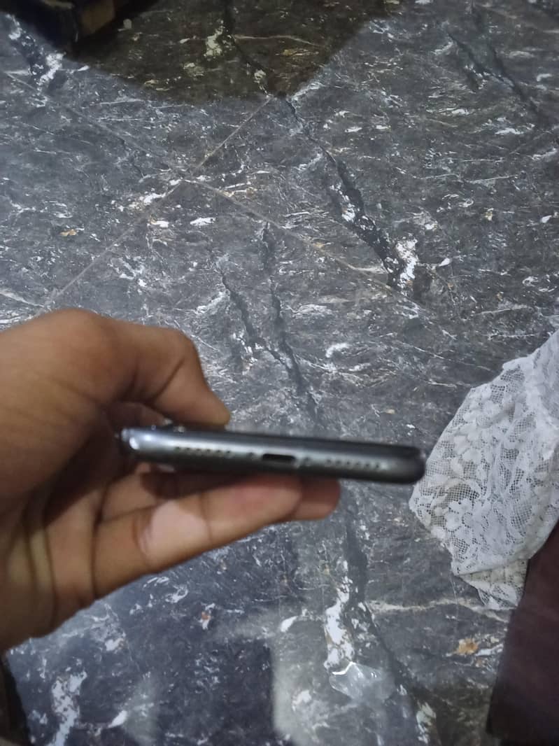 Apple iPhone 11 1