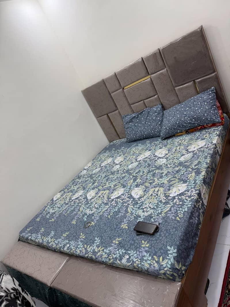 Bed and wardrobe 5