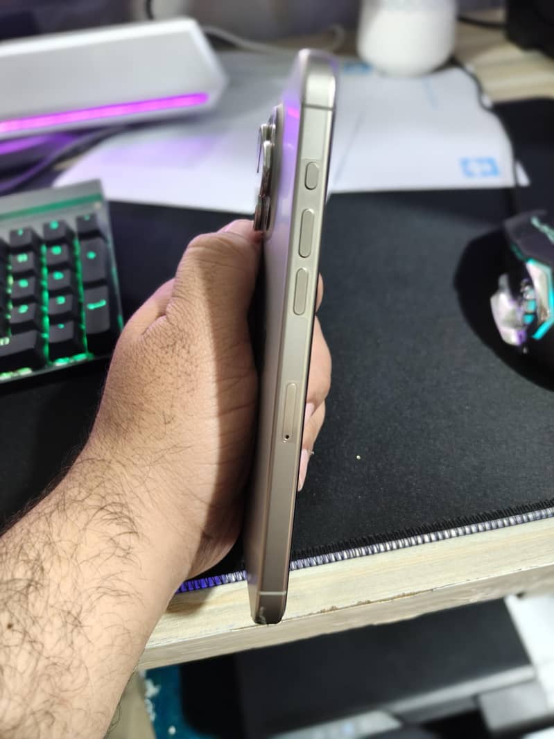 Apple iPhone 15 Pro Max 3