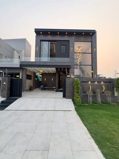 10Marla brand new house available for rent in bahria Town phase 8