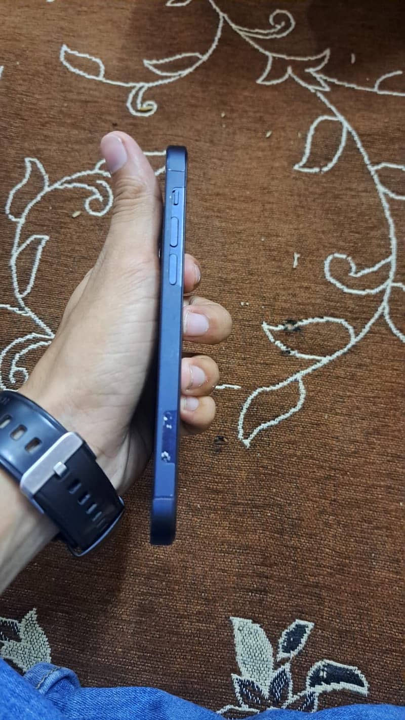Apple iPhone 12 5