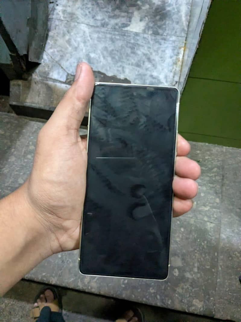 Google Pixel 7 4