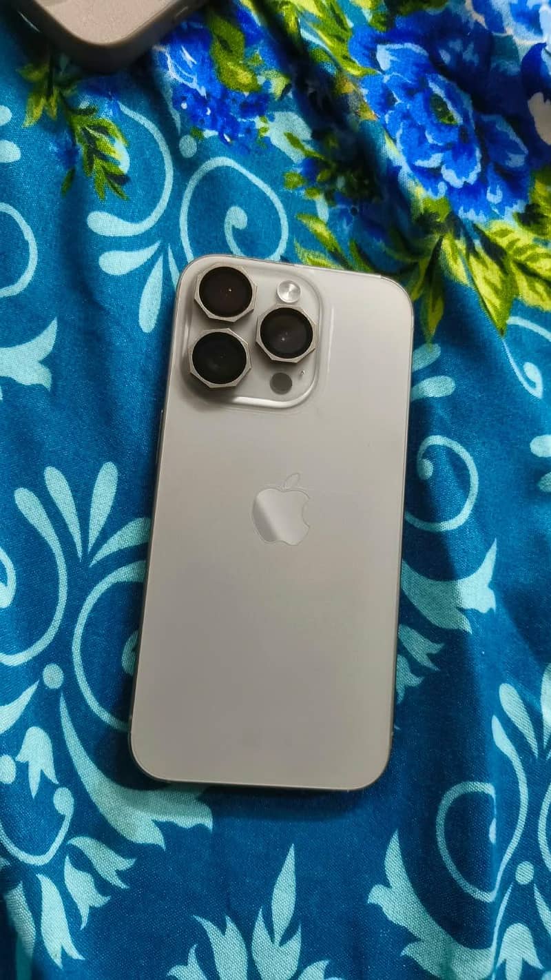 Apple iPhone 15 Pro 1