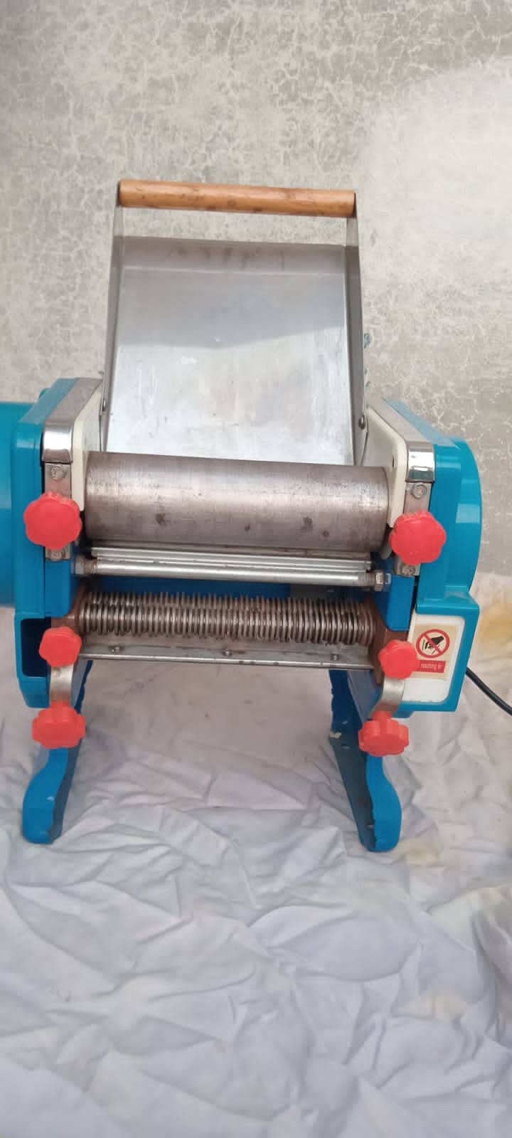Pasta and samosas rollers machine 2