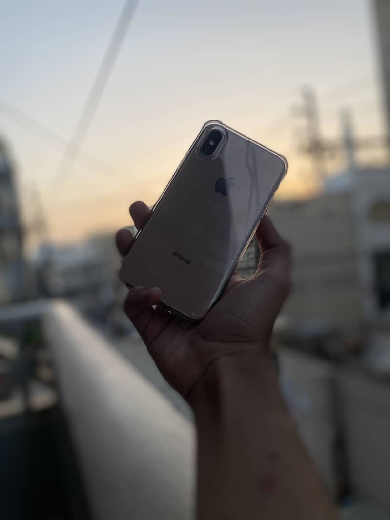 Apple iPhone XS 3