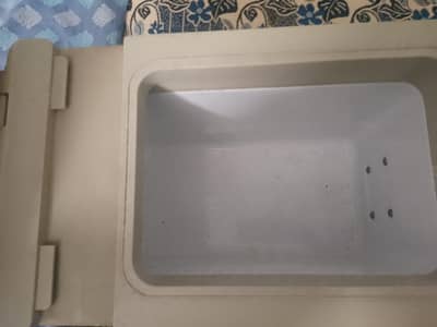 Wagon 6 quart personal mini fridge