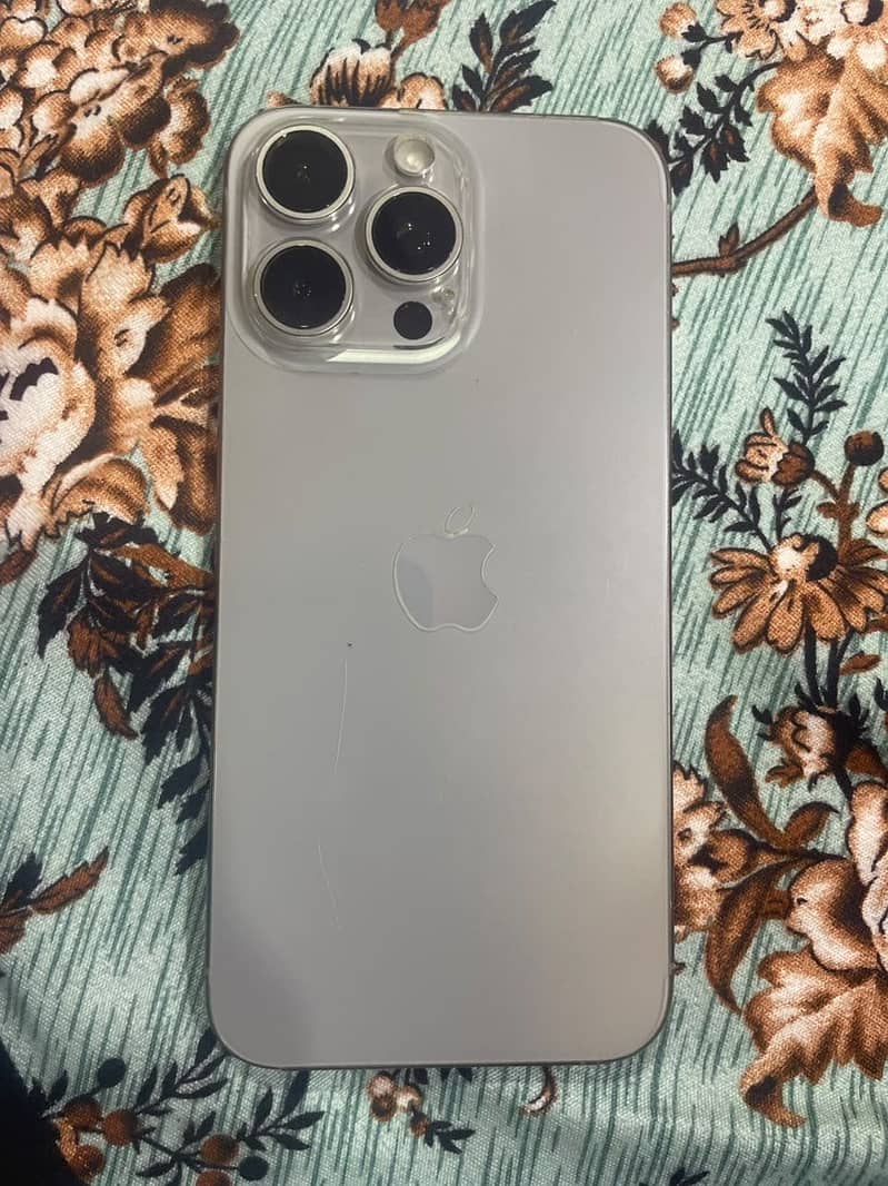 Apple iPhone 15 Pro Max 5