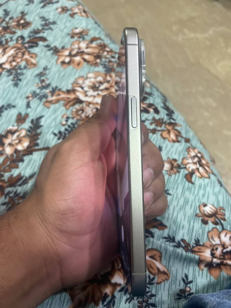 Apple iPhone 15 Pro Max 7