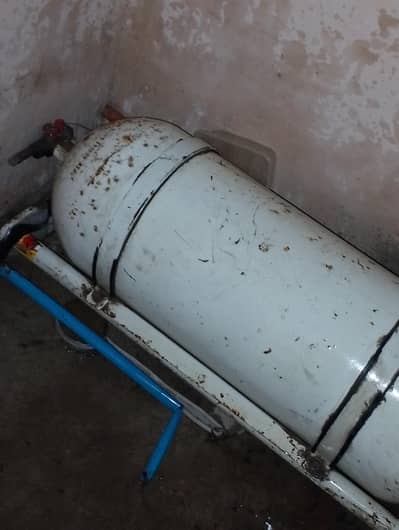 Suzuki Alto CNG Cylinder and Stand
