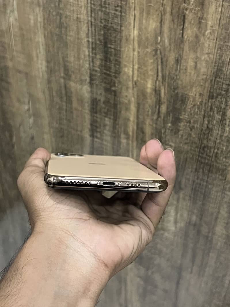Apple iPhone 11 Pro Max 1