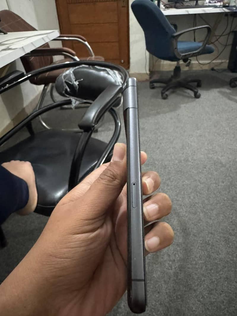 Google Pixel 7 4