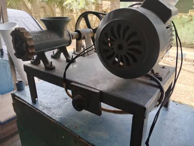 KEEMA machine with standing