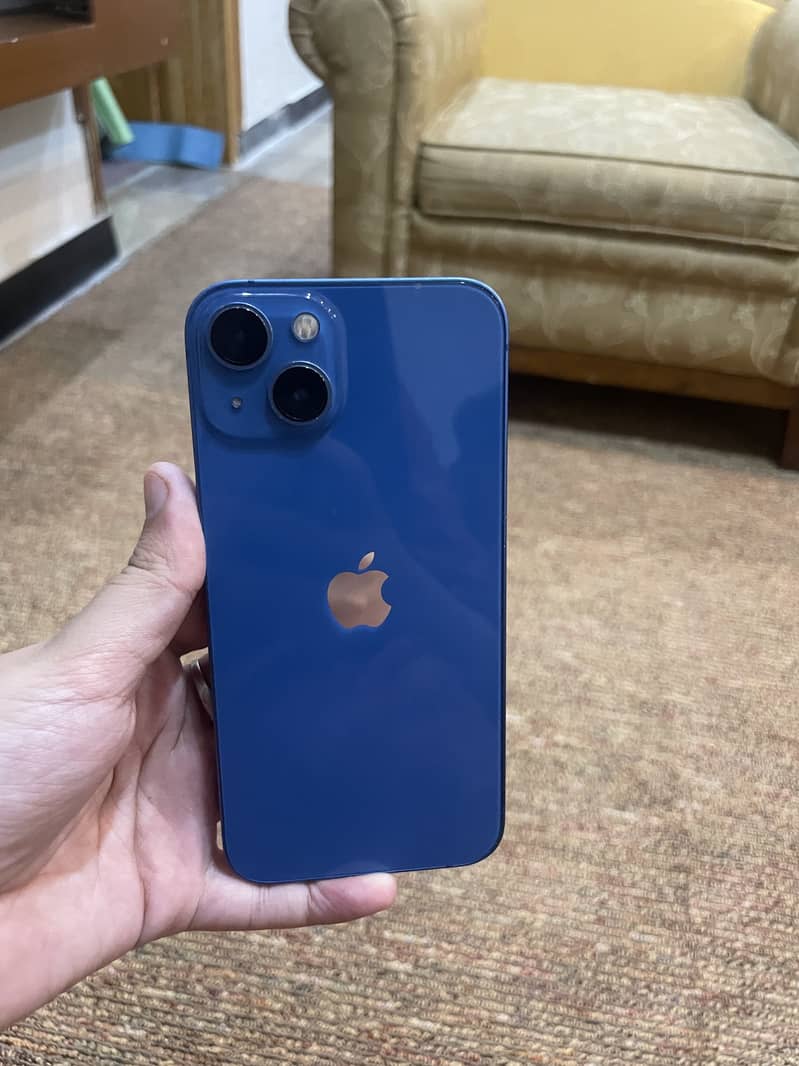 Apple iPhone 13 8