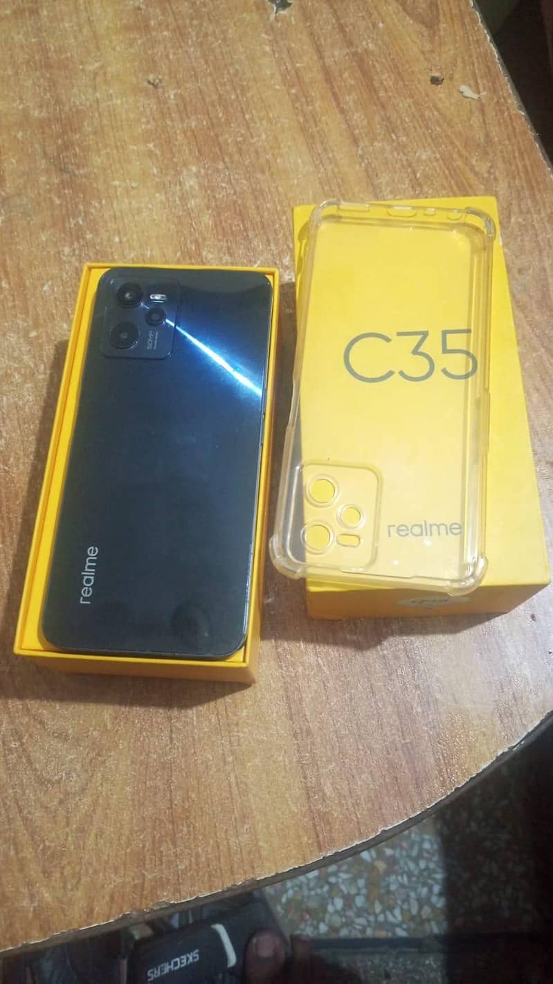 Realme C35 3